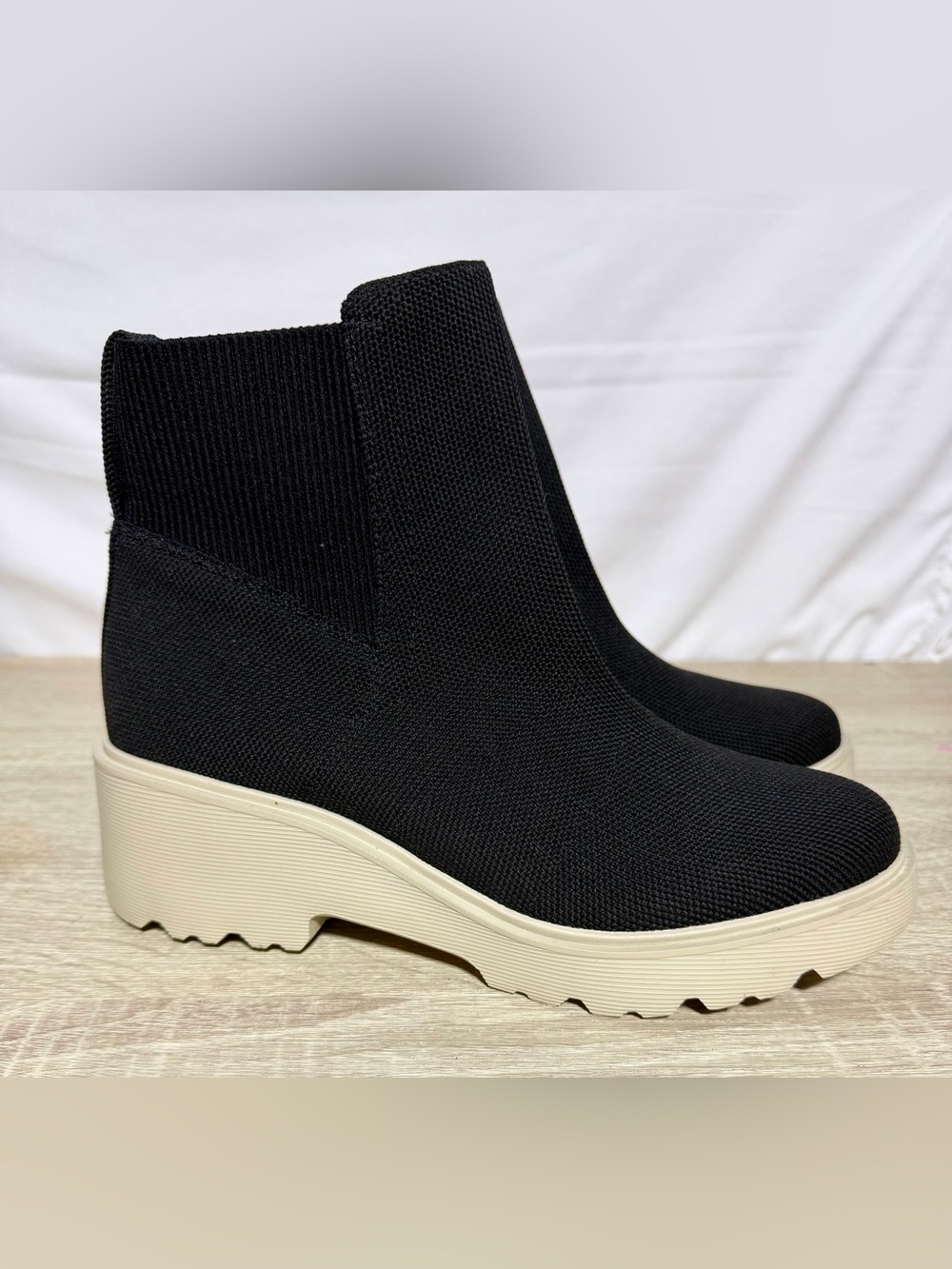 VIVAIA Everly Round-Toe Chunky Platform Travel Boots, Women’s US Sz 9